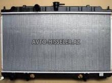 Nissan Tida 2007-2011 su radiatoru